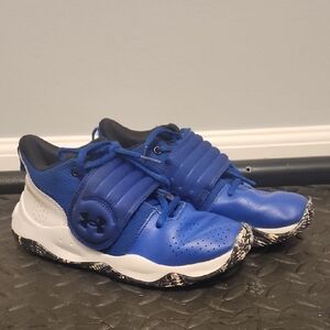 Under Armour Zone BB Low Kids Basketball Shoes Size 3Y